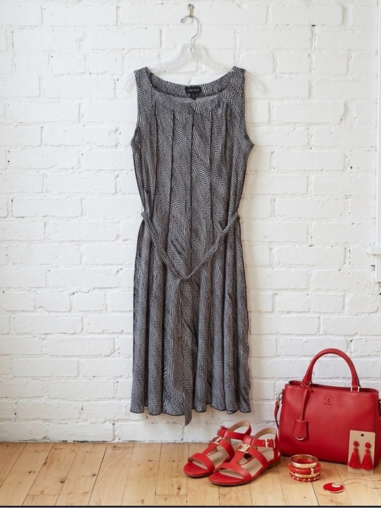 Voir Voir Dresses & Skirts - Voir Voir Black & White Sleeveless Midi Dress with Waist Tie